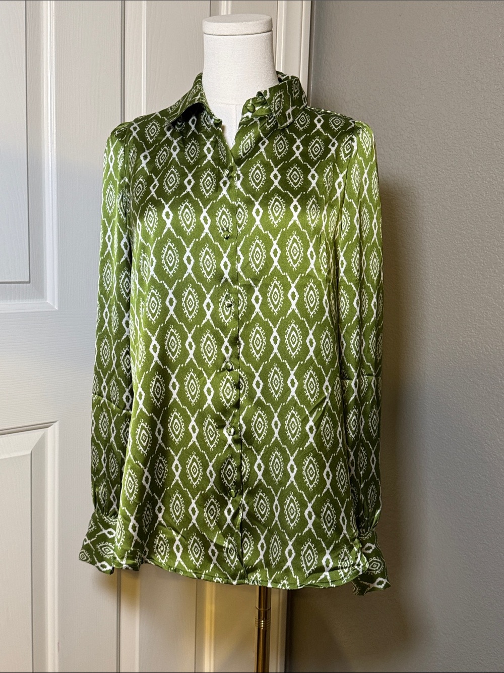 Haver Olive Green and White Geometric Button-Down Blouse